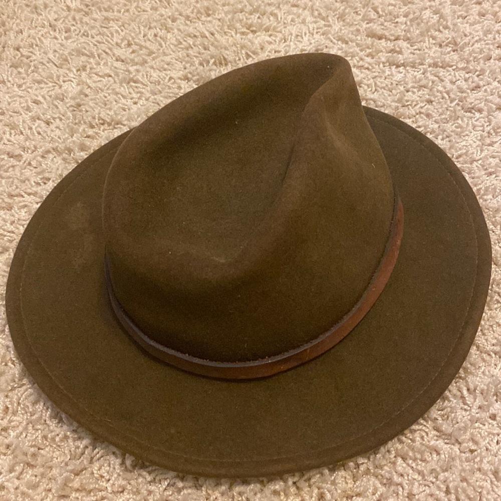 Felt hat